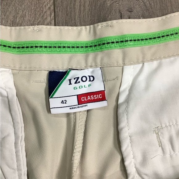 Men's IZOD Golf 42 XL Chino Khakis Shorts Beige Tan Gripper Waist Lightweight - Picture 6 of 8